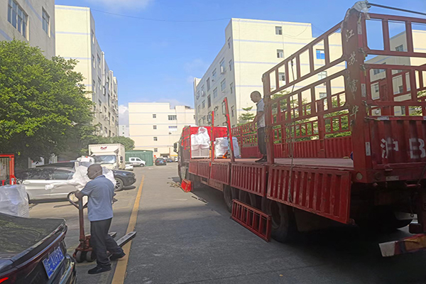 冠深泰科技-美東匯成醫(yī)療自動(dòng)化設(shè)備今日交付 冠深泰科技-美東匯成醫(yī)療自動(dòng)化設(shè)備今日交付