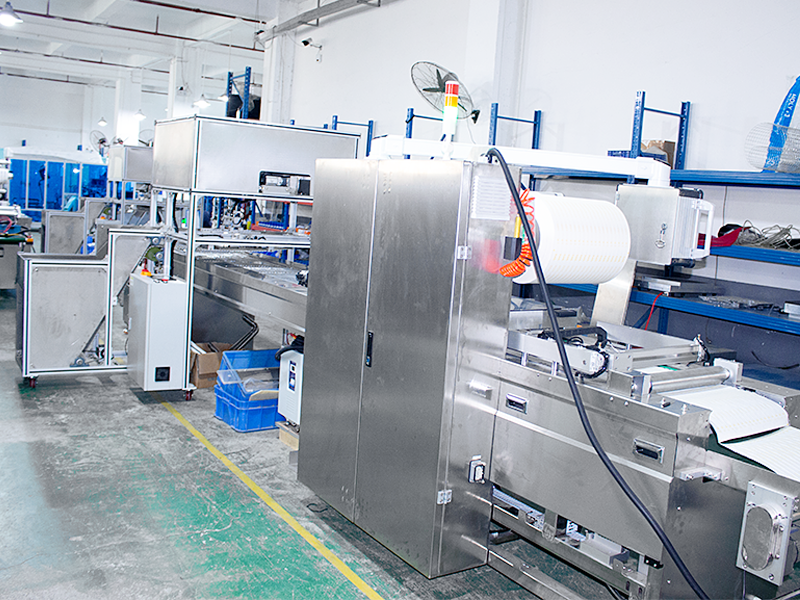 為什么選擇冠深泰非標(biāo)自動化設(shè)備廠家的吸塑包裝機(jī)？