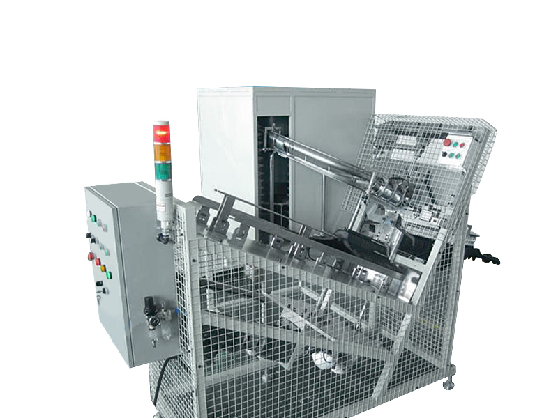 衣架自動插鉤機是衣架制造自動化進程中的一項重要創(chuàng)新